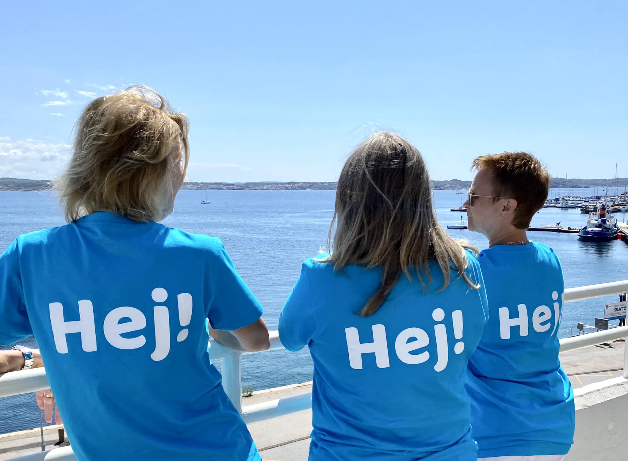 T-shirt med Hej på